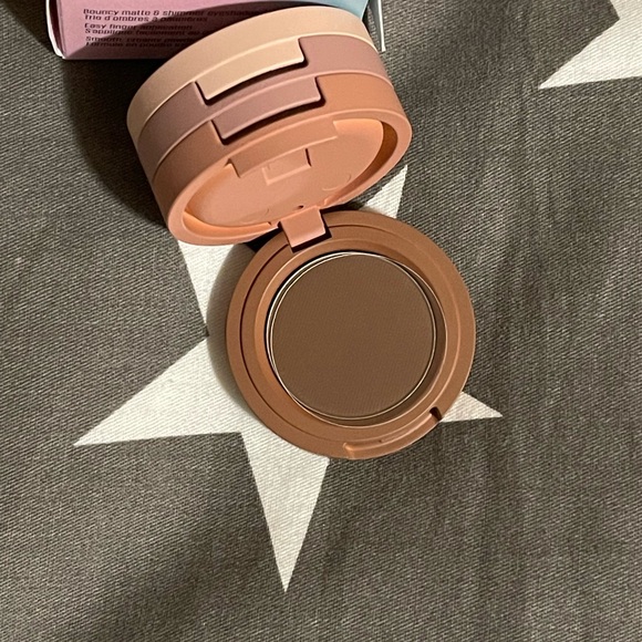 Kaja Eyeshadow Trio - Picture 6 of 7